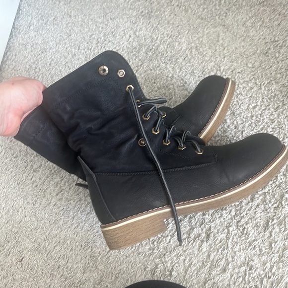 Dream Pairs Shoes - Black fleece lined boots